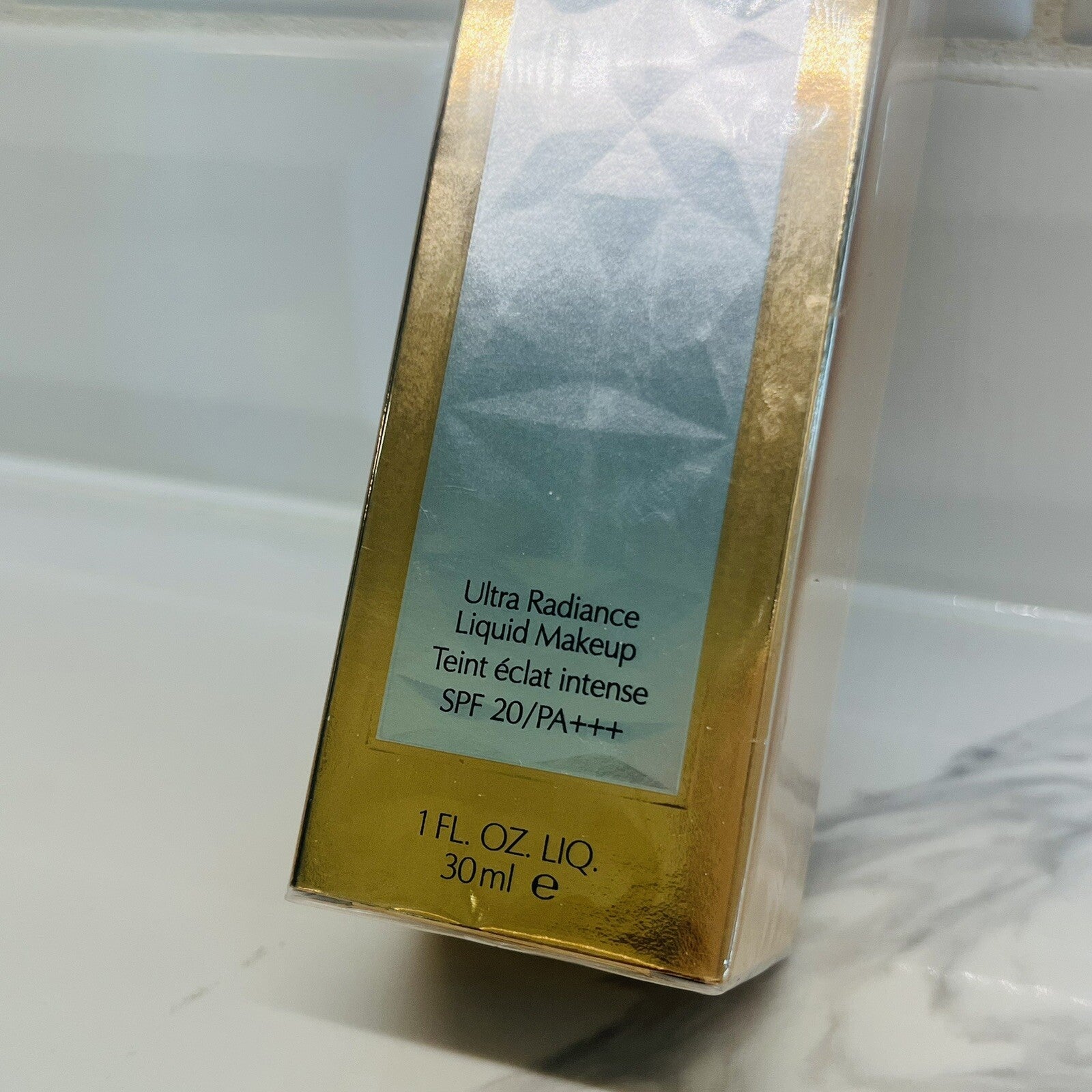 Estee Lauder ReNutriv Foundation Liquid Radiance 2W0 WARM VANILLA Sealed